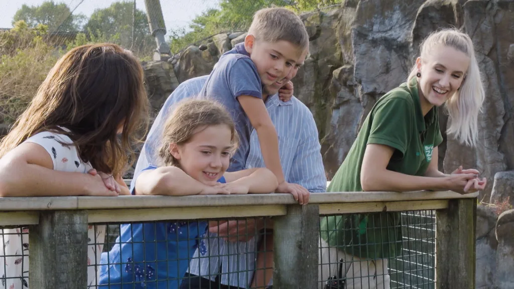 Master 00003308 still006 w1920