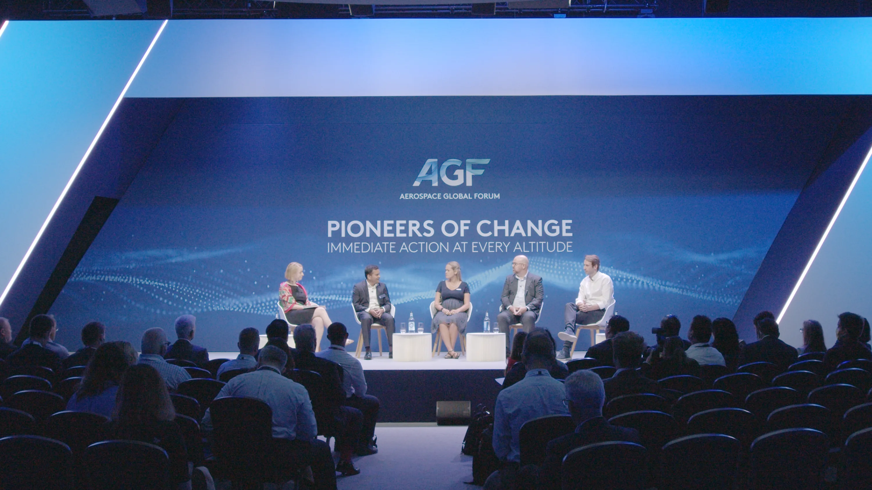 FARNBOROUGH 6 00091257